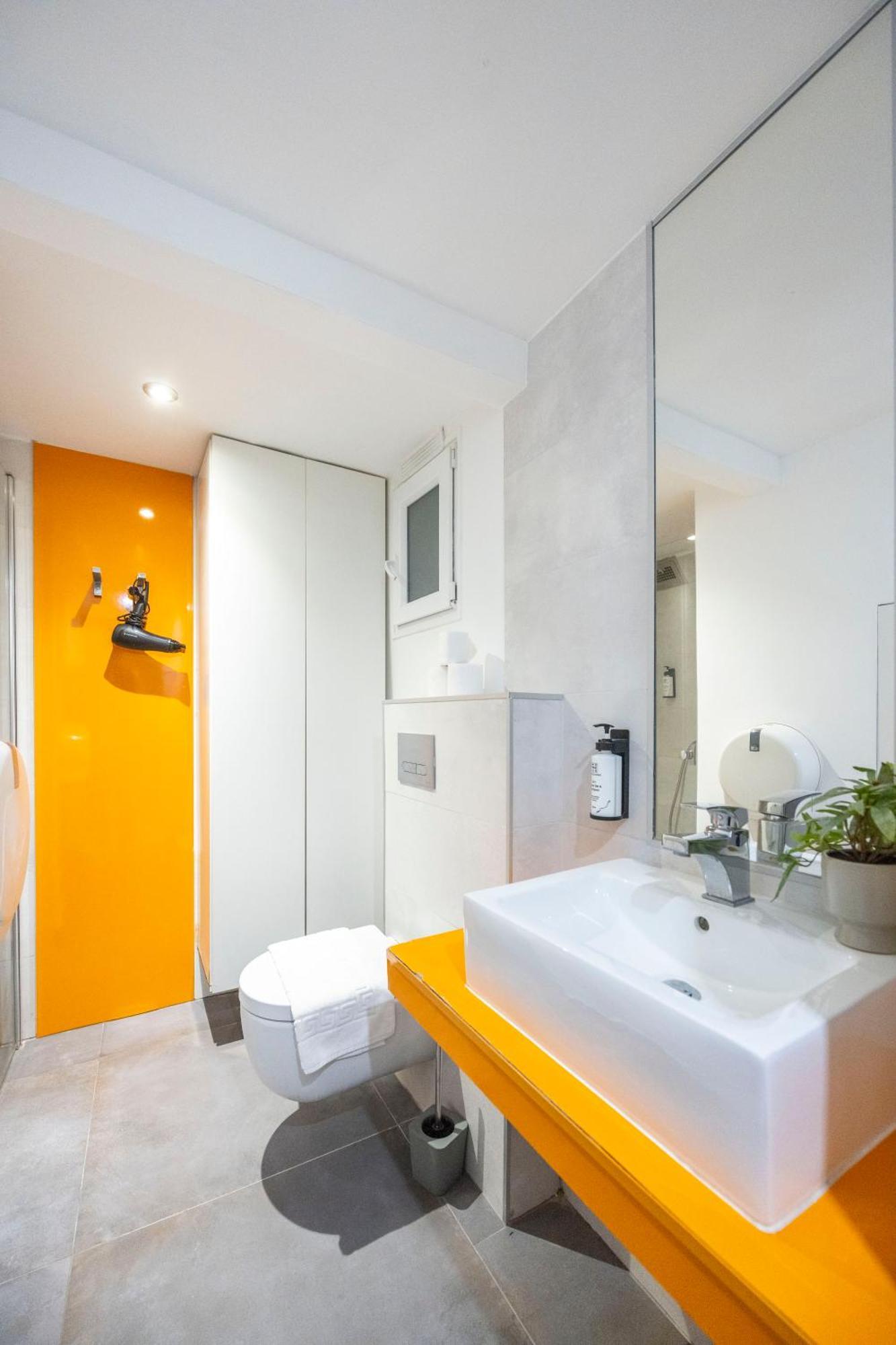 Charming E24 Grand Next To The Andrassy Fashion St *