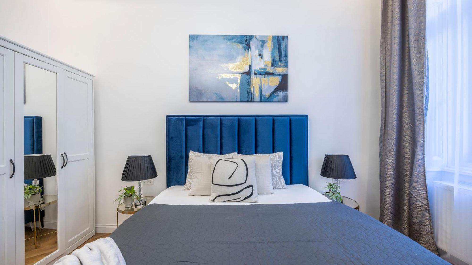 Charming E24 Grand Next To The Andrassy Fashion St Budapest