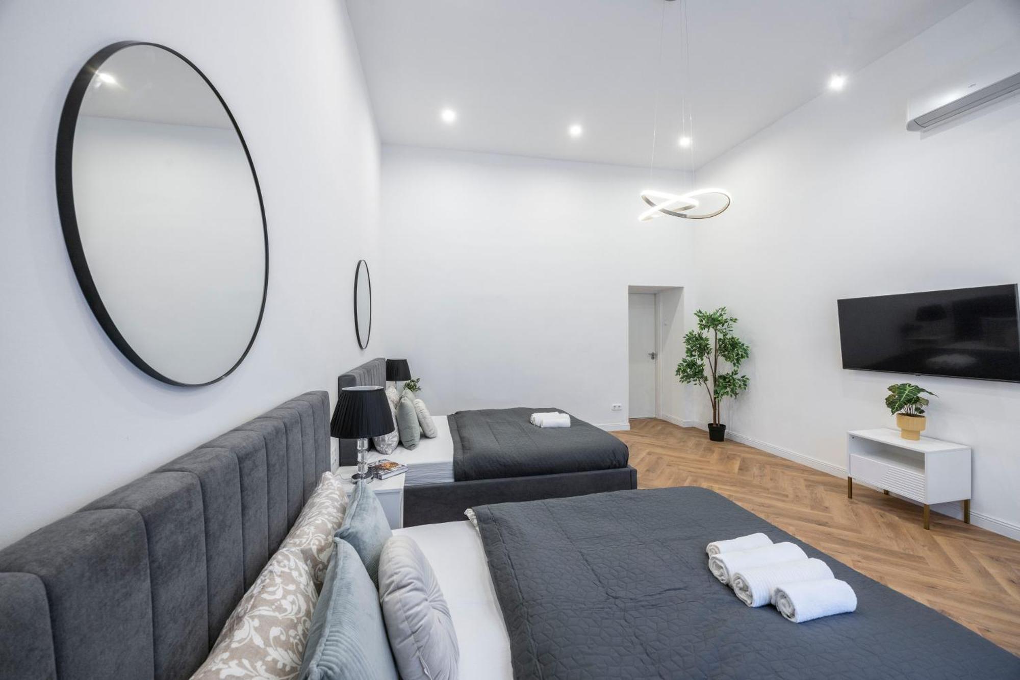 Charming E24 Grand Next To The Andrassy Fashion St Apartman *